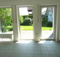 Freundliche u. helle 3-Zimmer-Gartenwohnung, Tel.: 0171 8310089 - Niederaula