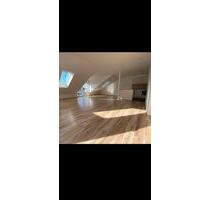 Exclusive 3,5 Zimmer-Wohnung mit Balkon und EBK in Griesheim