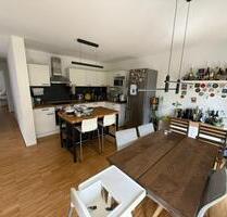 ***Neuwertige 4-Zimmer Wohnung mit großzügigem Balkon universitätsnah in Regensburg**