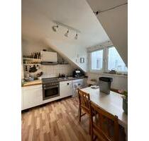 helle , moderne 2- Zimmer Dachgeschoss Wohnung Zentrale Lage in Flensburg