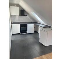Helle 2,5 Zimmer-Wohnung mit Dachbalkon in Braunschweig-Querum