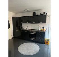 Neuwertige 2 Zimmern Wohnung und Einbauküche in Wiesbaden