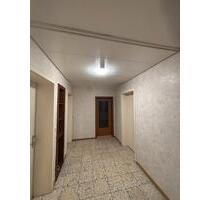 3,5 Zimmer Wohnung - 1.000,00 EUR Kaltmiete, ca.  85,00 m² in Grabenstetten (PLZ: 72582)