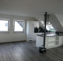 Sonnige 3,5-Zimmer-Dachgeschosswohnung inkl. EBK, *Zweitbezug* - Reutlingen Reutlingen-Betzingen