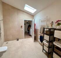 Großzügige barrierefreie 2,5-Zimmer-Wohnung mit Dachterrasse - Markt Erlbach