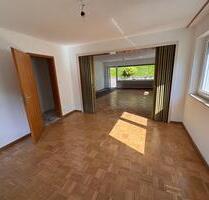 Geräumige 7-Raum-mit Balkon und Garden Garage in Wiesensteig