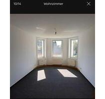 Zentrale, sanierte 4-Zimmer-Wohnung im EG in Neumark zu vermieten