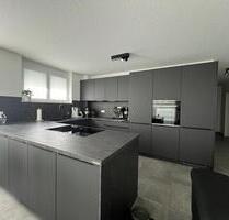 Hochwertige 3,5 Zimmer Wohnung mit Designer Küche und Garten - Herrenberg