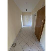 Große 4-Zi.-Whg. mit 2 Bädern & Einbauküche – zentral in Duisburg