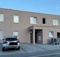 3-Zimmer Wohnung - 1.200,00 EUR Kaltmiete, ca.  90,00 m² in Pfullendorf (PLZ: 88630)