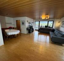 Großzügige helle Terrassenwohnung mit Stellplatz in Aalen (Heide)