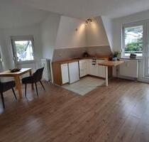 Helle 1-Zimmer-Dachgeschosswohnung in Niefern zu vermieten! - Niefern-Öschelbronn
