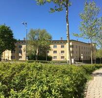 Wohnen im sanierten Altbau - 3-Raum-Wohnung mit Dusche, Wanne und Balkon - Gera