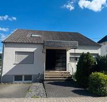 3-ZKB-Dachgeschosswohnung ruhig und grün, mit EBK & Stellplatz - Linz am Rhein