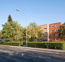 Sanierte 3 Zimmerwohnung mit Balkon und Tageslichtbad - Frankfurt am Main Fechenheim