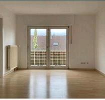 Schön geschnittene 3 -- Zimmer- Wohnung mit Balkon - Rastatt