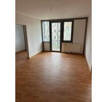 Elbinsel Magdeburg: Schöne und Helle 2-Zimmer-Wohnung mit Balkon