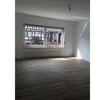 Helle 2 Zimmer, große Küche, Bad + sep. WC - Pforzheim Weststadt