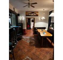 Laden zu vermieten, zeigt eine gute Geschäftsidee! - Berge