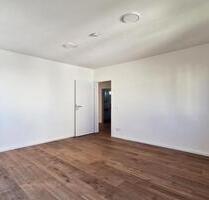 Helle 4-Zi.-Wohnung in Esslingen - mit EBK, Loggia & Gartenanteil - Esslingen am Neckar