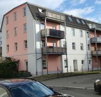 Sanierte Wohnung mit zwei Zimmern sowie Balkon und EBK in Gera