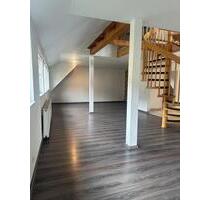 2,5 Zimmer Maisonette Wohnung circa 110 qm Obergeschoss mit EBK - Rodenberg