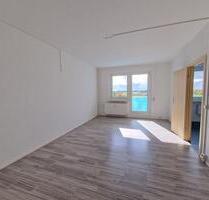 *Renovierte 3-Zimmer-Wohnung mit Balkon in der 1. Etage* - Aken (Elbe)