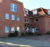 Frisch renovierte 2-Zimmer-DG-Wohnung mit neuer EBK, Balkon & Stellplatz in zentraler Lage von Weyhe