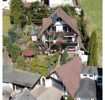 EinZweifamilienhaus - 450.000,00 EUR Kaufpreis, ca.  260,00 m² in Finnentrop (PLZ: 57413)