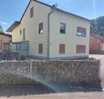 Sehr gepflegtes 2-Familienhaus mit Pool in Dollnstein zu verkaufe