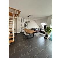Schöne 2,5-Zimmer-Maisonette-Wohnung mit Balkon und Einbauküche - Flörsheim am Main