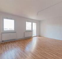 super schöne Wohnung, großes Wohnzimmer, sonniger Südbalkon Aufzug - Chemnitz Hilbersdorf