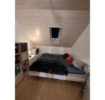 4 Zimmer Dachgeschosswohnung ca 100 m² Carport Stellplatz Schuppe - Kirchberg