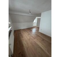 2-Zimmer Dachgeschoss Wohnung - 1.000,00 EUR Kaltmiete, in Rüsselsheim am Main (PLZ: 65428)