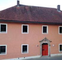 HAUS MIT 2 WOHNUNGEN - 1.450,00 EUR Kaltmiete, in Schwarzhofen (PLZ: 92447)