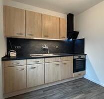 3-Zimmer-Hochparterre-Wohnung mit Einbauküche - neu renoviert - Waldkraiburg