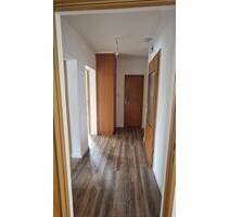 Zentrale 3-Zimmer-Wohnung mit Balkon und Stellplatz - Burghaun