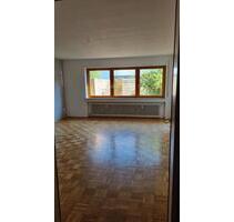 Helle 3-Zimmer-Wohnung mit Terrasse und Garten - Weingarten