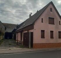 Ehemaliges landwirtschaftliches Anwesen mit Scheune Nebengebäuden - Eich