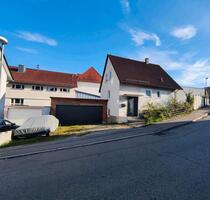 Einfamilienhaus mit Garten und großer Garage - Weil der Stadt