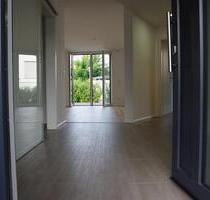 Geschmackvolle Erdgeschosswohnung mit Terrasse & Privatgarten - Rosdorf