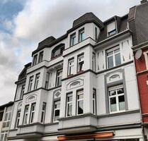 Lichtdurchflutete Altbauwohnung mit Einbauküche in Viersen