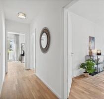 Elegantes Wohnen: 2-Zimmer-Wohnung mit moderner Einbauküche und Balkon - Berlin Tempelhof-Schöneberg