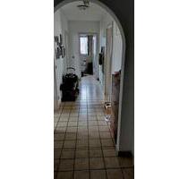 Helle 3 Zimmerwohnung mit Balkon, Kamin, Einbauküche - Lohmar