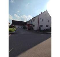 Ehemaliges landwirtschaftliches Anwesen mit 2 Familienhaus - Unterschneidheim