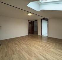 Gemütliche DG-Wohnung in Herkenrath für Familie oder WG - Bergisch Gladbach Alt-Frankenforst