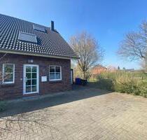 Möblierte Doppelhaushälfte in begehrter Lage von Krefeld