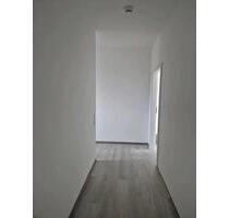 Helle 2-Raumwohnung im DG mit Balkon in Kölsa, frisch renoviert - Landsberg