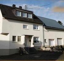 freisteh. EinZweifamilienhaus, Traum Lage, für Mensch und Tier - Malberg