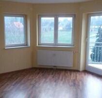 Boostedt: Stilvolle Dachgeschoss Wohnung ( DG li.) ca. 85 m² inkl. ausgeb. Bodenraum, Balkon